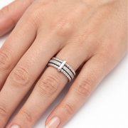 Elegant Full Eternity Ring in 925 Sterling Silver
